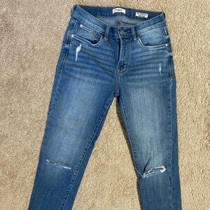 Kensie Jeans- The Effortless Skinny Crop